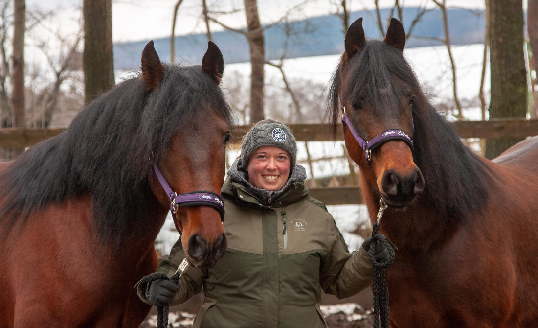 Angie mit Guerrero und Flummi